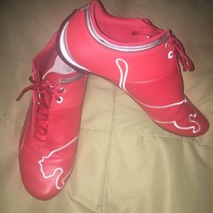 Like New Puma Sneakers